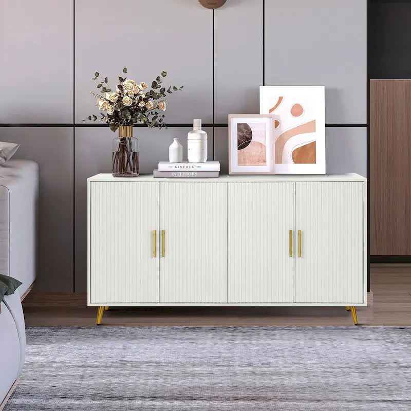 Čtyřdveřová úložná skříň s nastavitelnými policemi a zlatými nohami, zelená